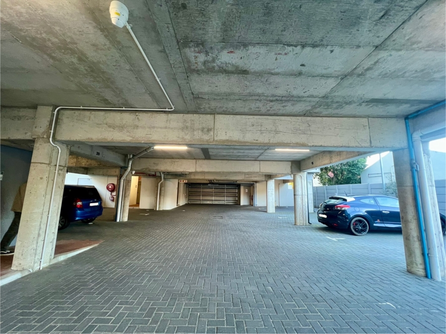 1 Bedroom Property for Sale in Table View Western Cape